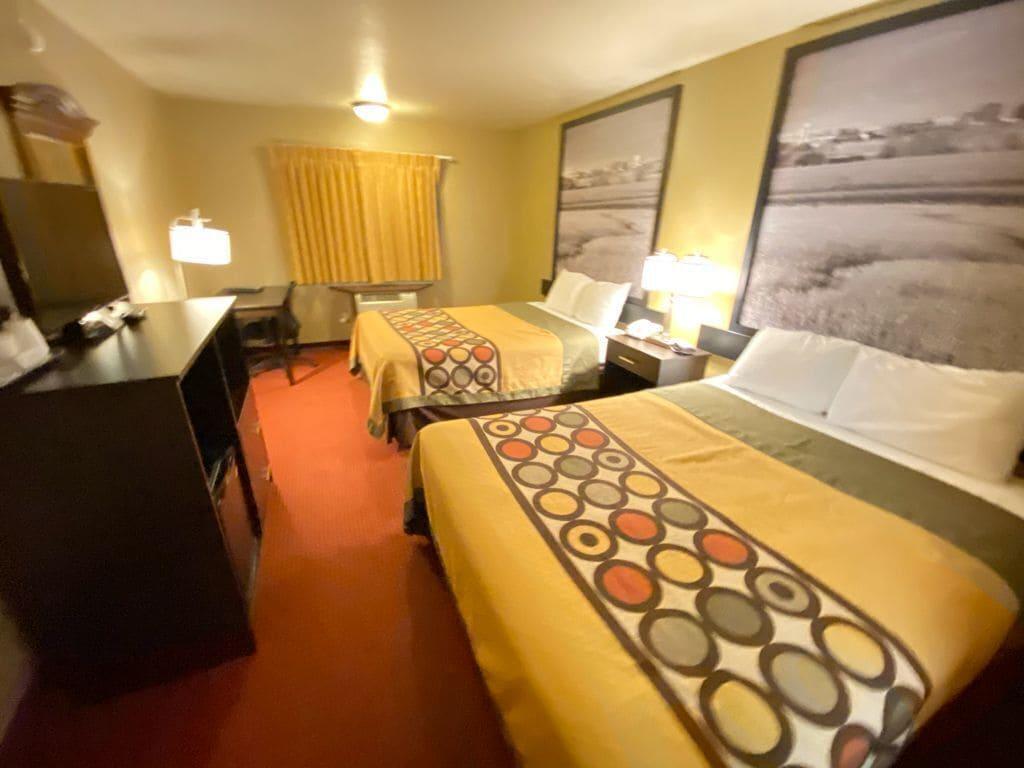 Super 8 By Wyndham Eau Claire Wi Hotel Bagian luar foto
