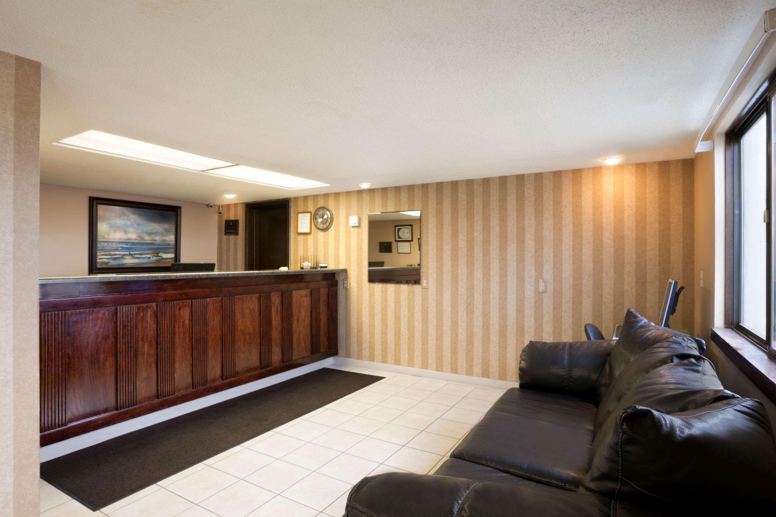 Super 8 By Wyndham Eau Claire Wi Hotel Bagian luar foto
