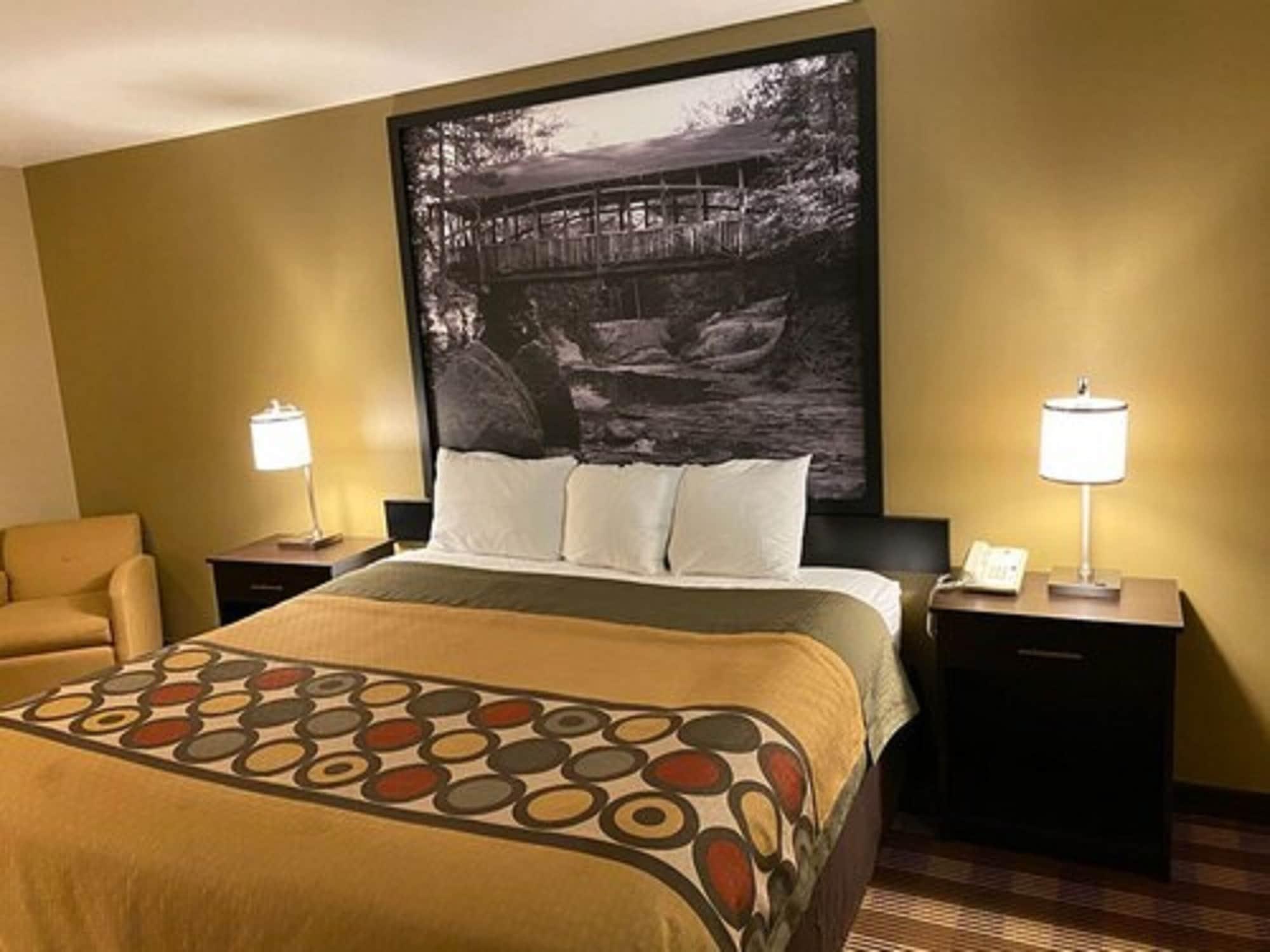 Super 8 By Wyndham Eau Claire Wi Hotel Bagian luar foto