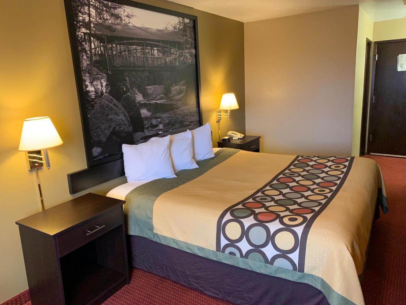 Super 8 By Wyndham Eau Claire Wi Hotel Bagian luar foto